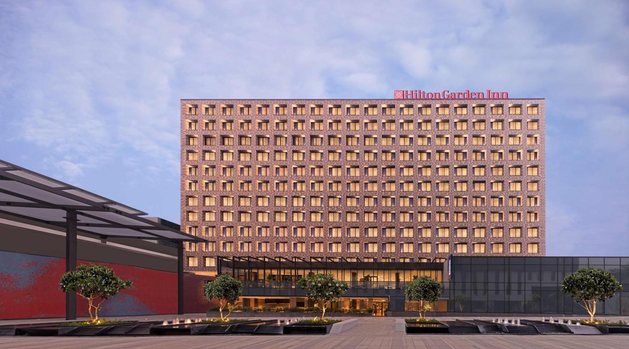 Hilton Garden Inn Bengaluru Embassy Manyata Business Park Exteriör bild